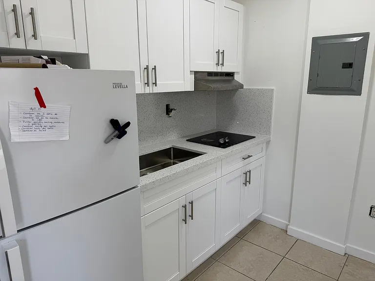 801 W 2nd Ave #2 — Photo 3