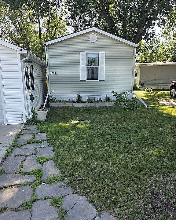 1st image of 1324 Sandstone Dr