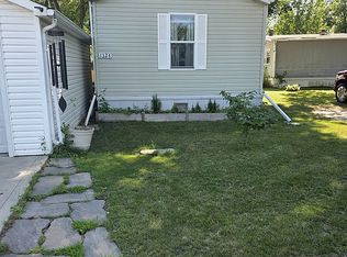 1324 Sandstone Dr, West Fargo, ND 58078