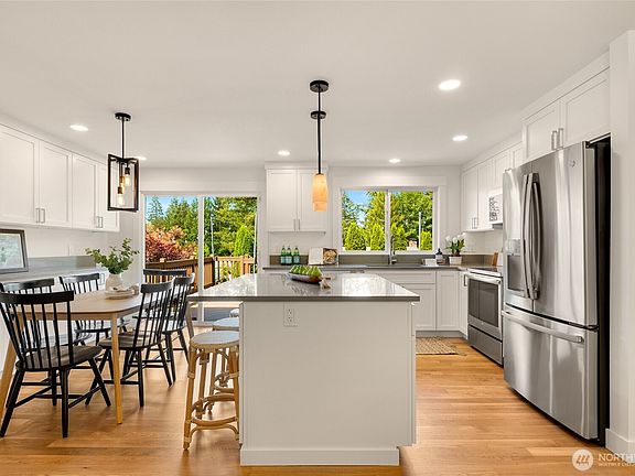 5th image of 11117 157th Avenue NE