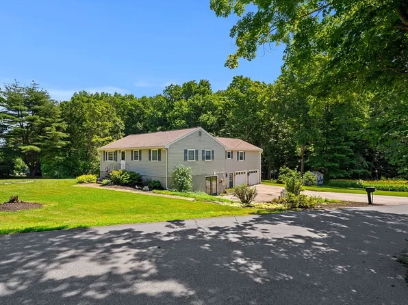 11 Merrimac St, Merrimac, MA 01860