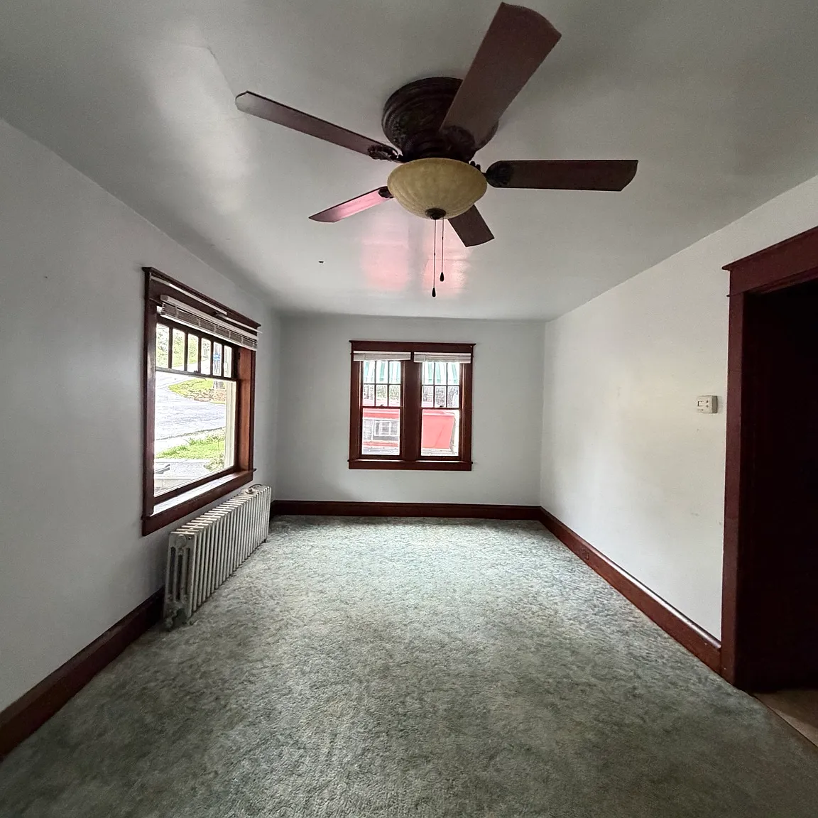 3 bed, 1050 sqft, $1,995 — Photo 3