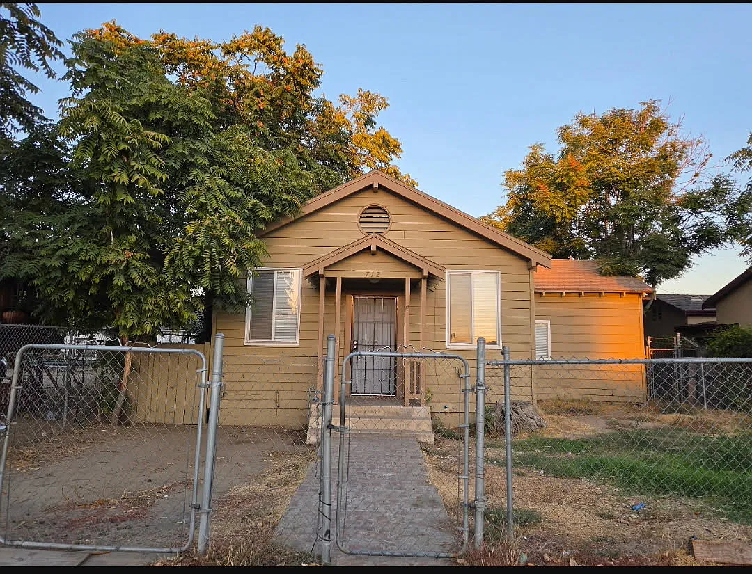 3 bed, 1608 sqft, $1,900 — Photo 4