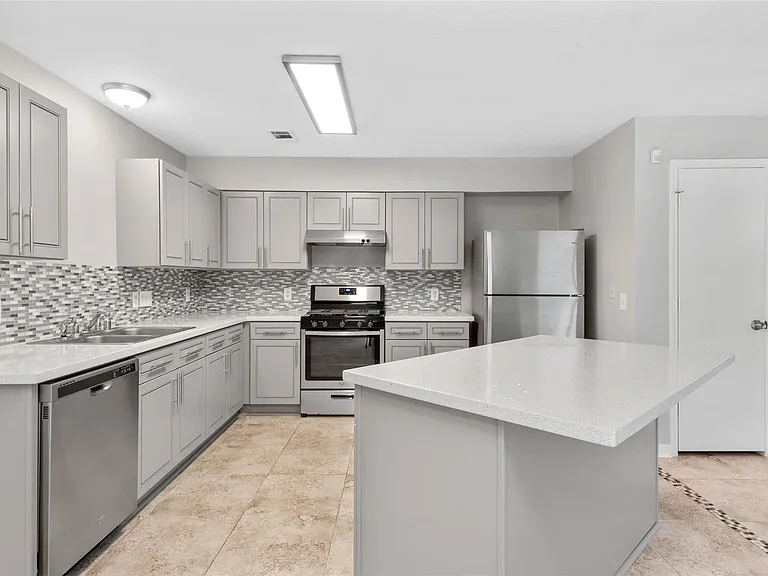 13515 Naples Bridge Rd — Photo 11