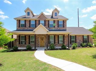 600 Madeline Ct, Azle, TX 76020