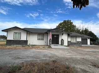 914 W 13th St, Benton City, WA 99320