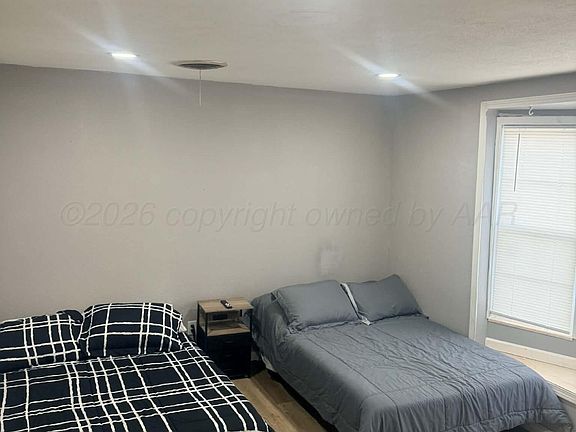 4th image of 107 Pecan St