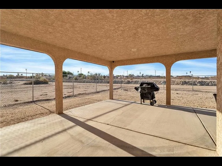 73596 Buena Vista Dr — Photo 25
