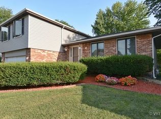 1049 185th Pl, Homewood, IL 60430