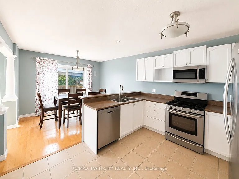 72 Newcastle Dr — Photo 8