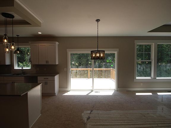 Dining area. Flooring in by 7/27