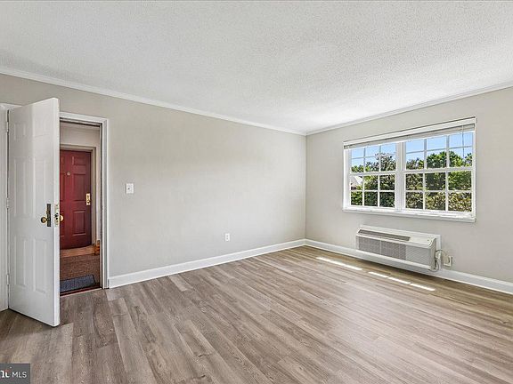 4th image of 1708 W Abingdon Dr APT 301