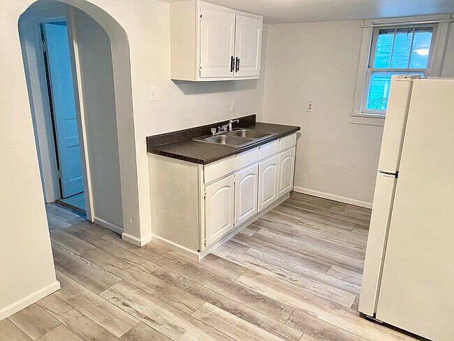 1st image of 520 W Edwards St #2