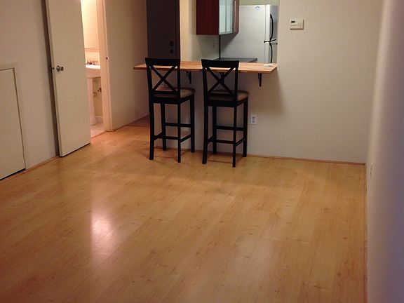 4th image of 24 Silver Hill Ln
