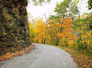 1860 Shaw Ave, Squirrel Hill, PA 15217