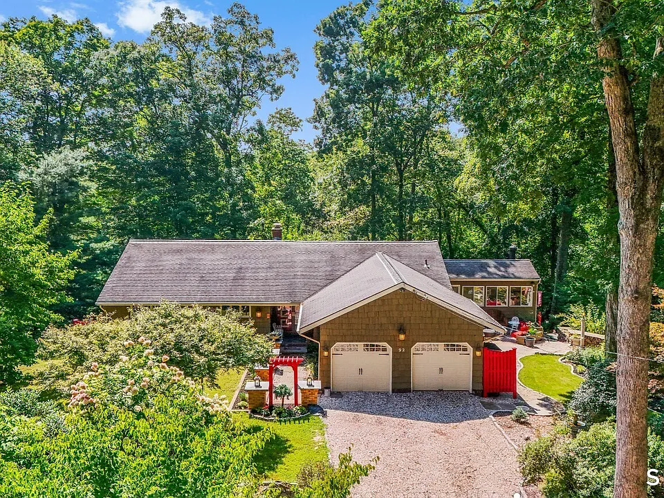 92 Kenmore Rd