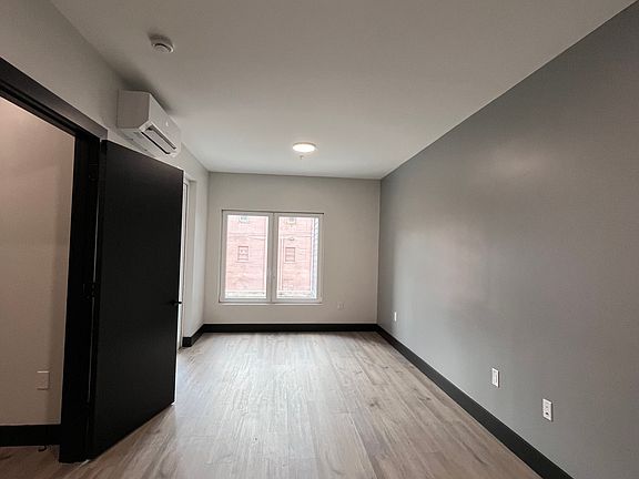 5th image of 862 Broadway Unit 308