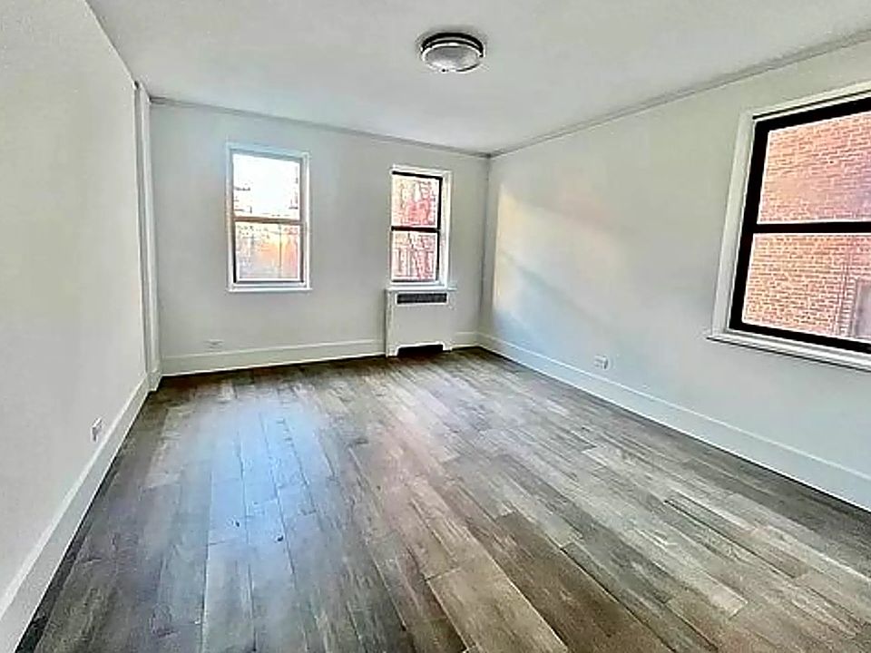 1st image of 85 McClean Ave #6C