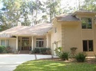 10 Retreat Ln, Hilton Head Island, SC 29928