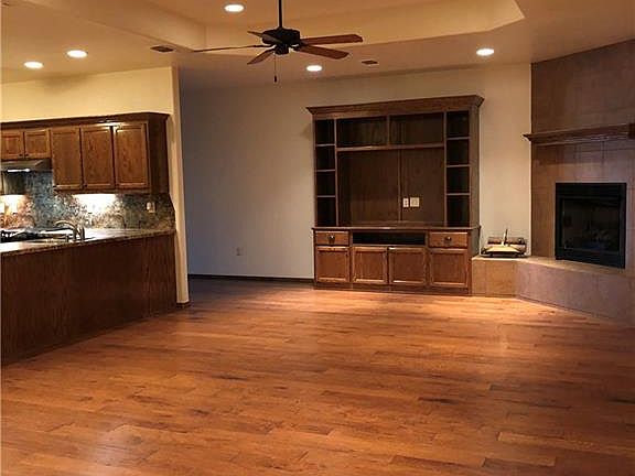 3rd image of 25 Woodland Cir