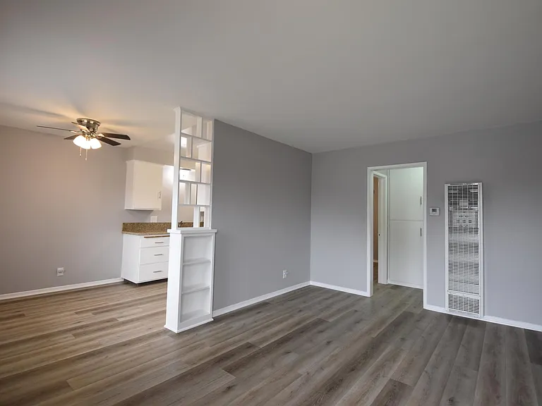 306 E Badillo St — Photo 5