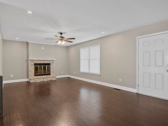 4th image of 729 Collett Rd