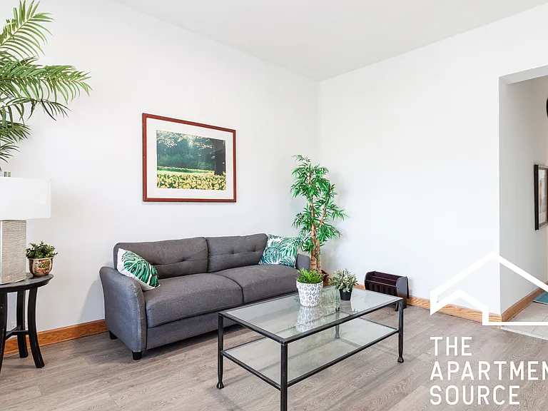 1634 N Whipple St #2 — Photo 2