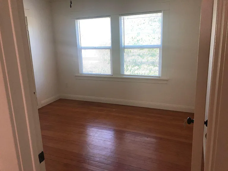 545 Euclid Ave — Photo 10