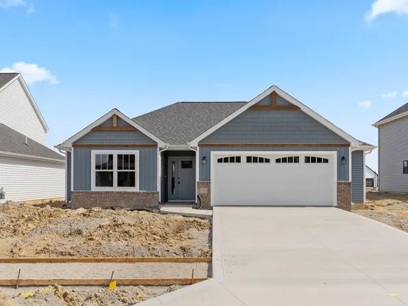 1424 Arthur Heights Dr, Fort Wayne, IN 46818