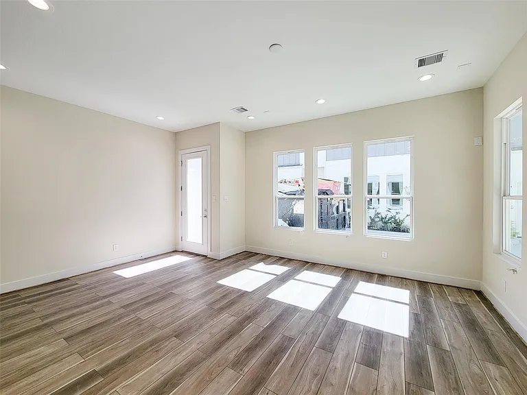 5931 Beall St #A — Photo 4