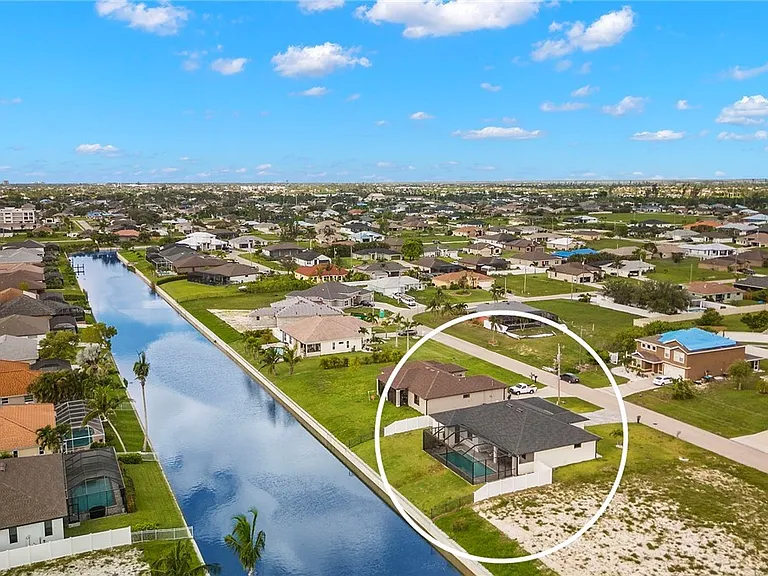 1137 SW 18th Ct — Photo 33