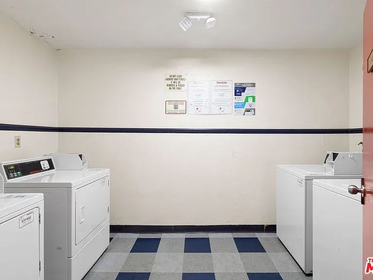 18530 Hatteras St #115 — Photo 12