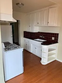 1917 Grace Ave #2 — Photo 8