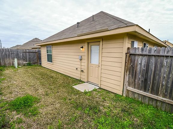 3rd image of 5823 S Brenwood Dr