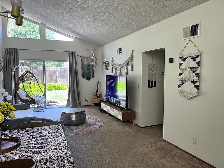 1004 Arthur St — Photo 4