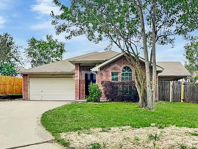 3235 Crystal Brook Ct — Photo 1
