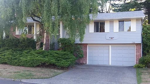 827 170th Pl NE photo 1