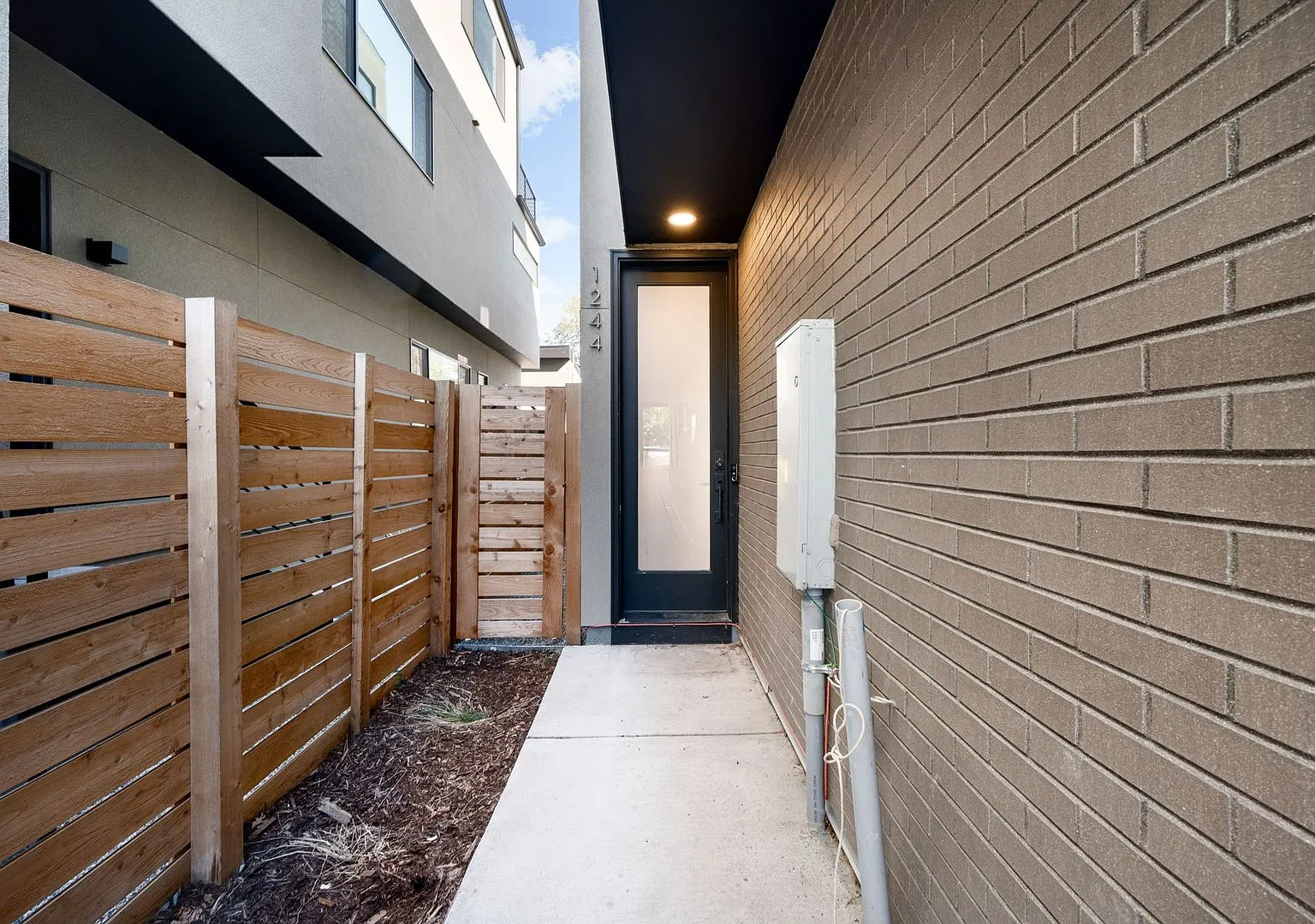 Modern 3BD, 3.5BA Sloan's Lake Home with Rooftop Deck and 1-Car Garage — Photo 2