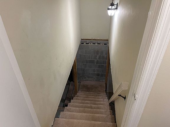 4th image of 99 Sunny Brook Dr