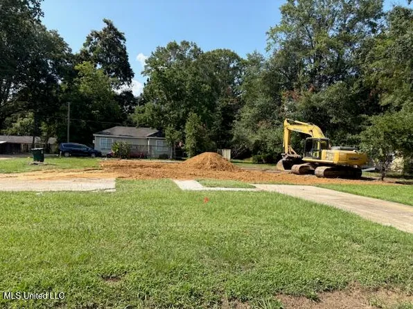 501 Bell Ave, Greenwood, MS 38930