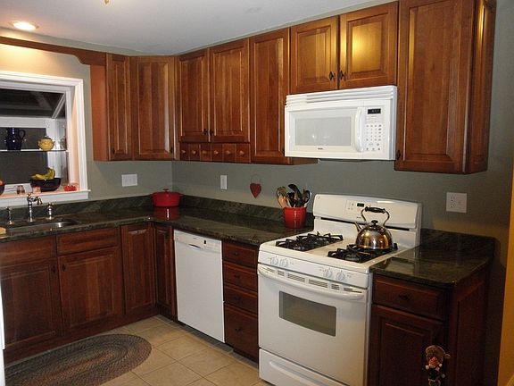 Granite Counter Tops and Bosh Dishwasher