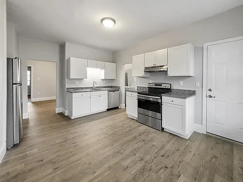 108 Callender St Photo 1