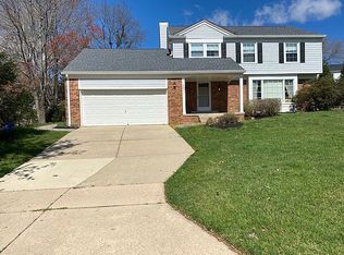 8901 Saddle Ln, Rockville, MD 20854