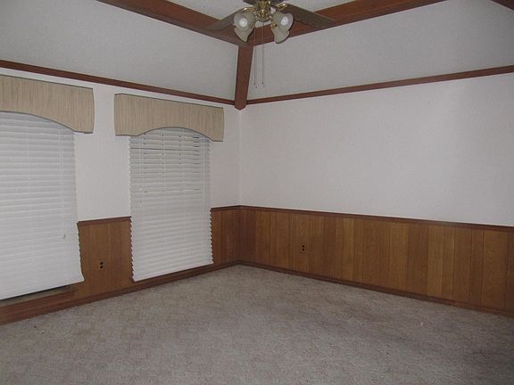 4th image of 1417 Primrose Ln