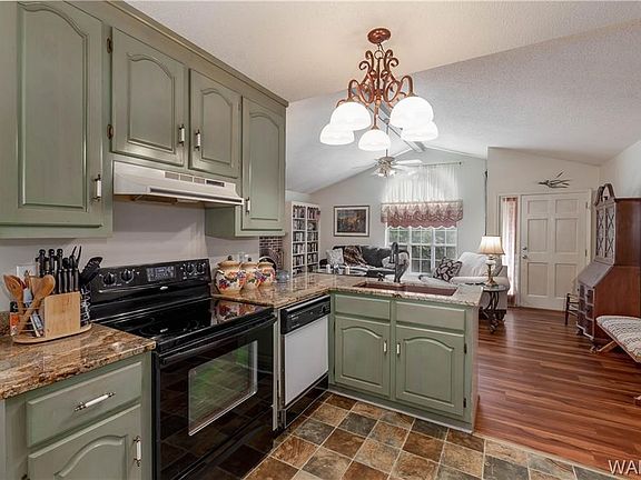 4th image of 13740 Apple Ln