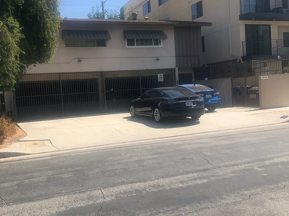plenty of parking 1 secure