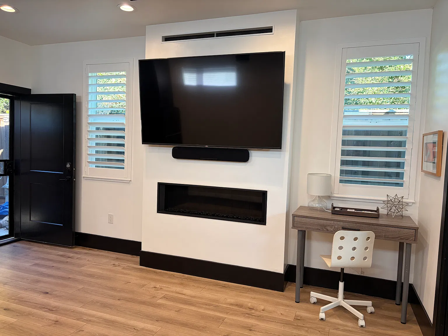 Studio, 350 sqft, $1,899 — Photo 3