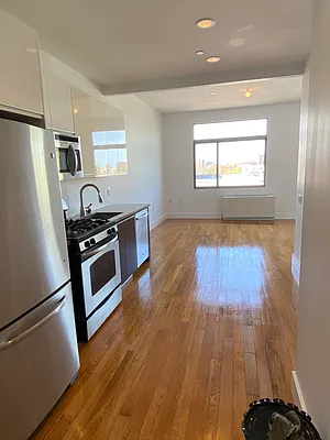 Rented by Chana Ofek, LREB | media 11