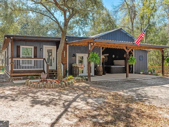 126 Flicker Ln, Saint George, GA 31562