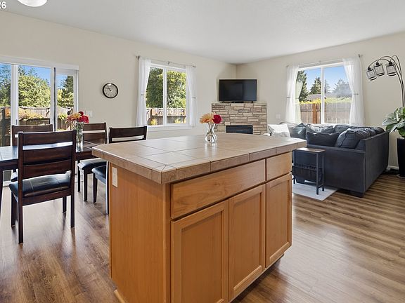 5th image of 17925 SW Brisk Ln